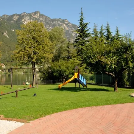 Vico Large Feriested Crone