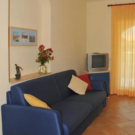 Vico Large Feriested Crone